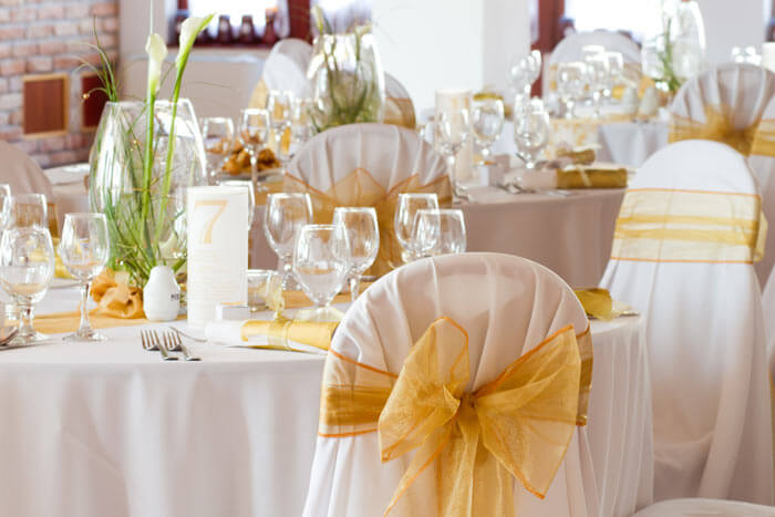 Deko für die Goldene Hochzeit: Die schönsten Ideen zu Tischdeko & Co