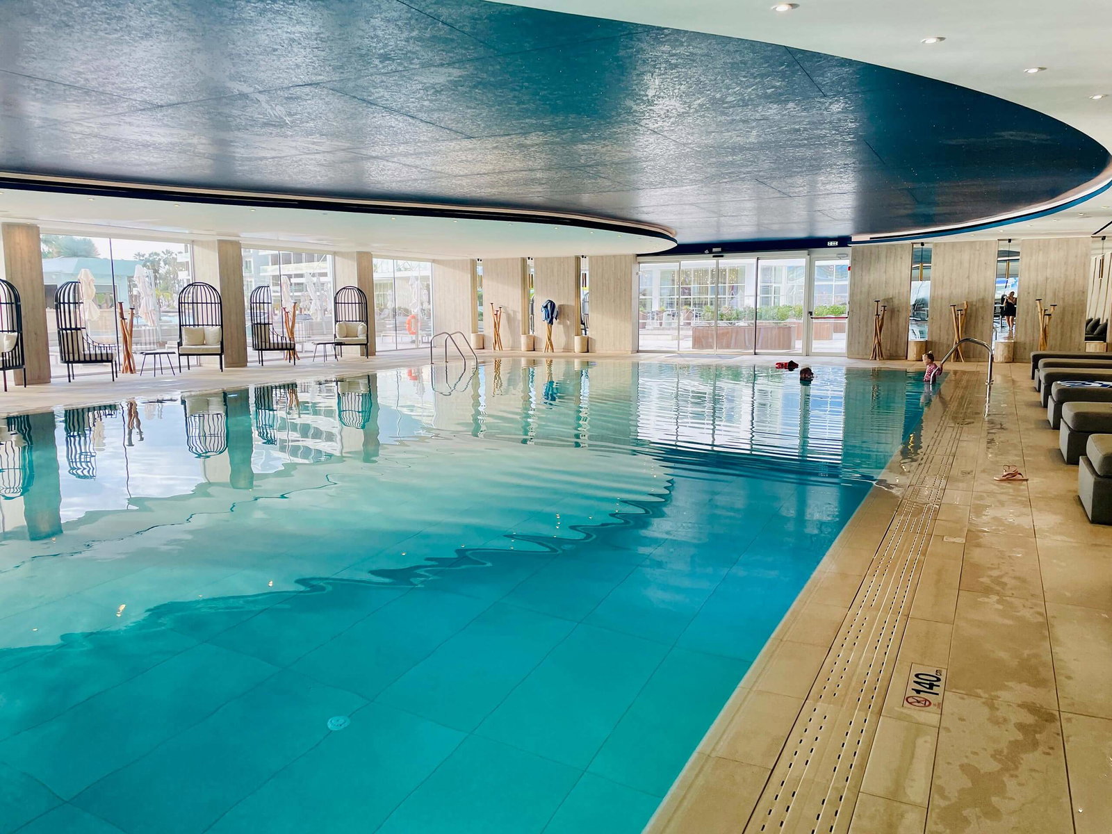 Zypern Hotel Innenpool Schwimmbad