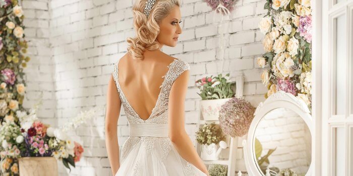 Top 5 Ideen, um im Brautkleid rückenfrei zu strahlen