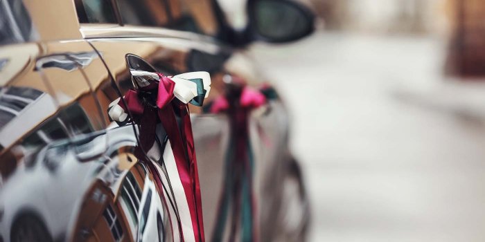 DIY: Autoschleifen zur Hochzeit basteln