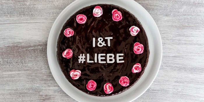 DIY: Fondant Rosen & Buchstaben für die Tortenverzierung