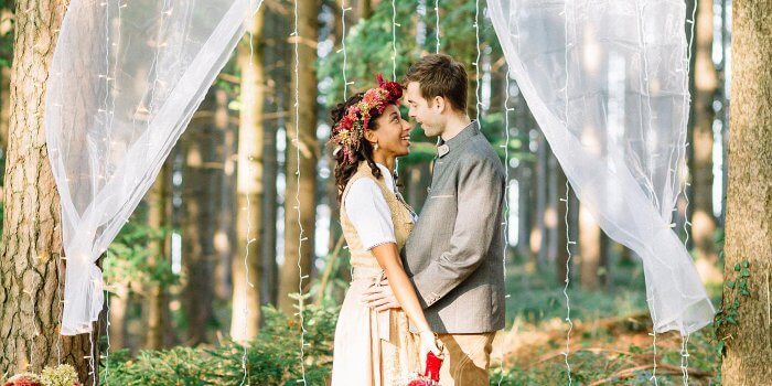 Hochzeit im Grünen: Ideen für eure rustikale Naturhochzeit