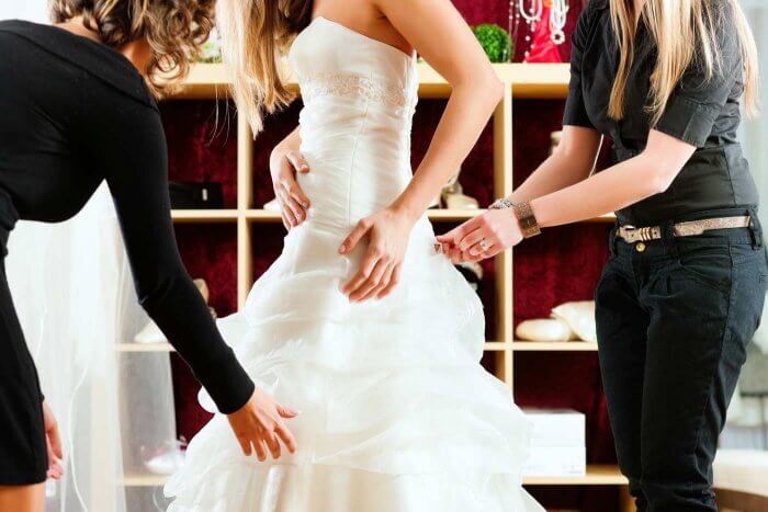 Änderungsschneiderei für das Brautkleid 