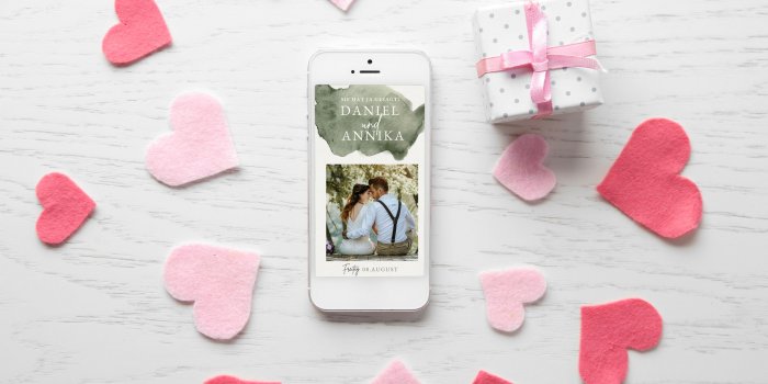 Digitale Hochzeitseinladung: Die besten Tipps, Vorlagen und Text-Beispiele