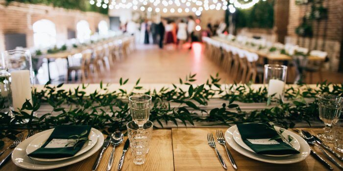 Hochzeitssaal mieten: 12 Tipps, um eure großzügige Hochzeitslocation zu finden