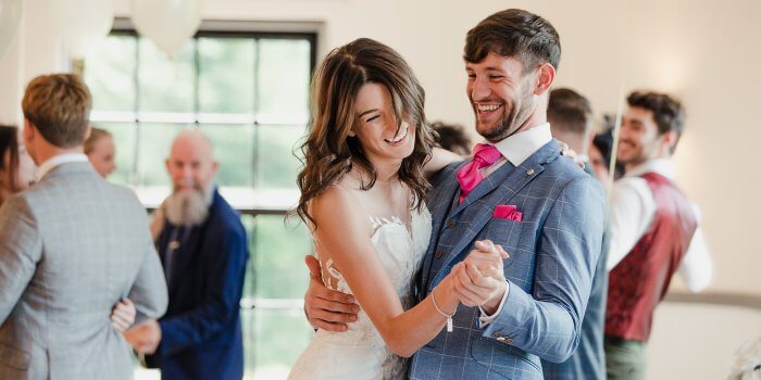 Die 5 lustigsten Ideen, um euren Hochzeitstanz mal anders zu gestalten