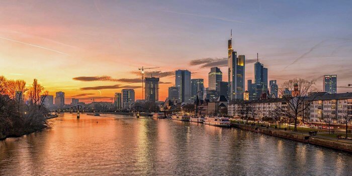 Einen erlebnisreichen Junggesellenabschied in Frankfurt feiern