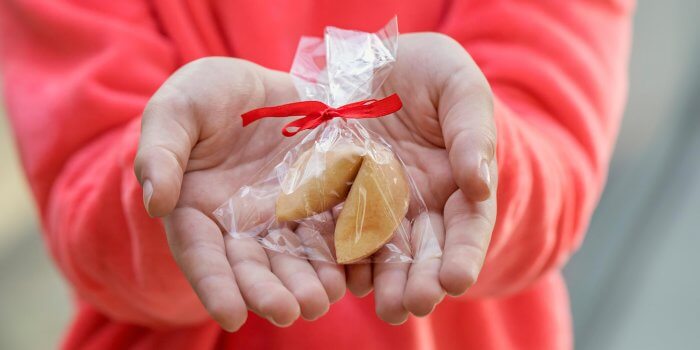 Wunschkeks: Wie Glückskekse zur Hochzeit ein wundervoll persönliches Gastgeschenk werden